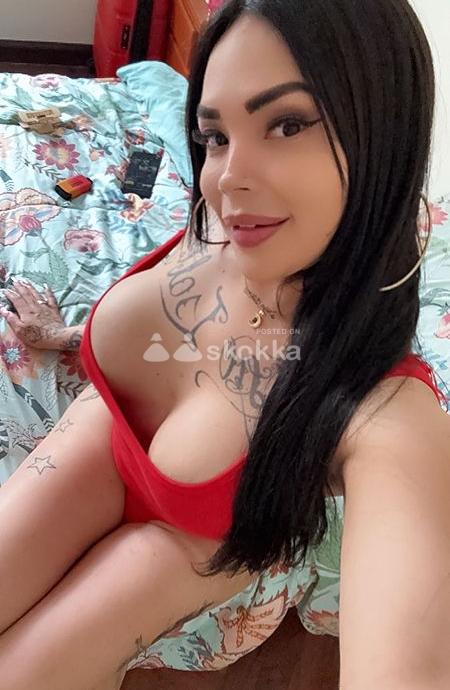 Paola modelo internacional recién llegada activa y pasiva